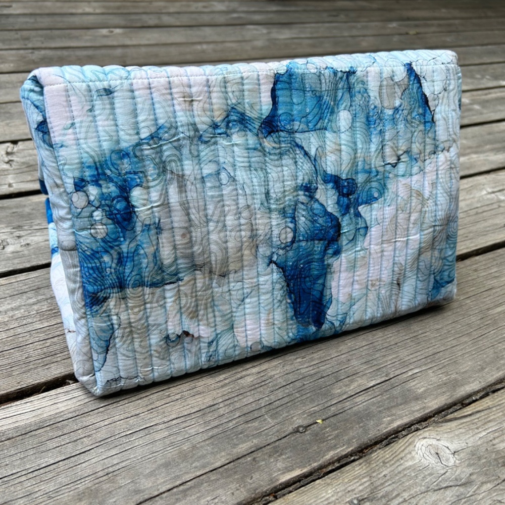 Quilted Wide Tote Bag - Picture 4 of 8